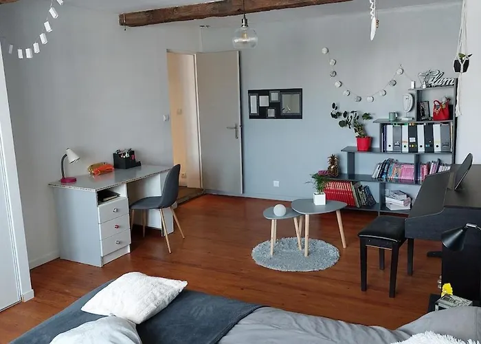 Large With Pool And Garden Ferienhaus